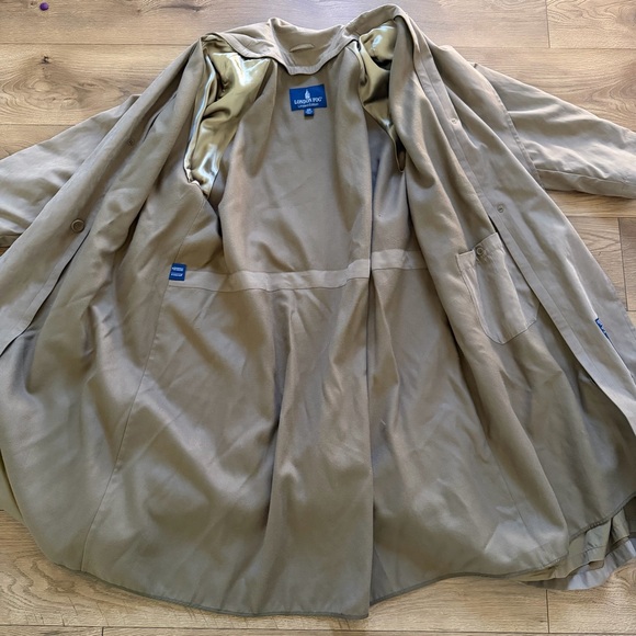 London Fog Limited Edition Trench Coat Women’s 2XL Tan Belted Removable Liner 22 - Picture 7 of 14